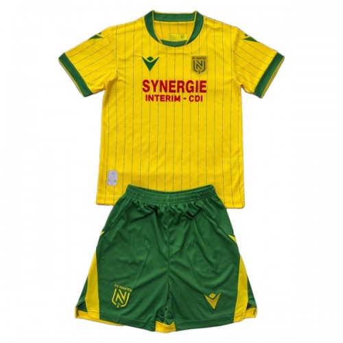 Conjunto FC Nantes Primera Equipación 2025-26 - Niño Conjunto FC Nantes Primera Equipación 2025-26 - Niño