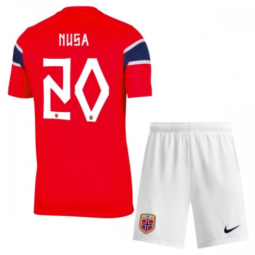 Conjunto Noruega Nusa 20 Primera Equipación Mundial 2026 - Niño Conjunto Noruega Nusa 20 Primera Equipación Mundial 2026 - Niño